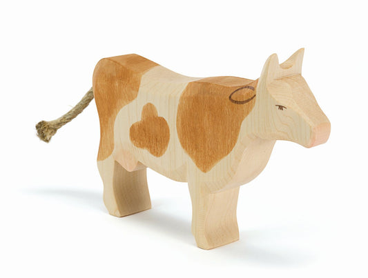 Kuh braun. Stehend | Ostheimer