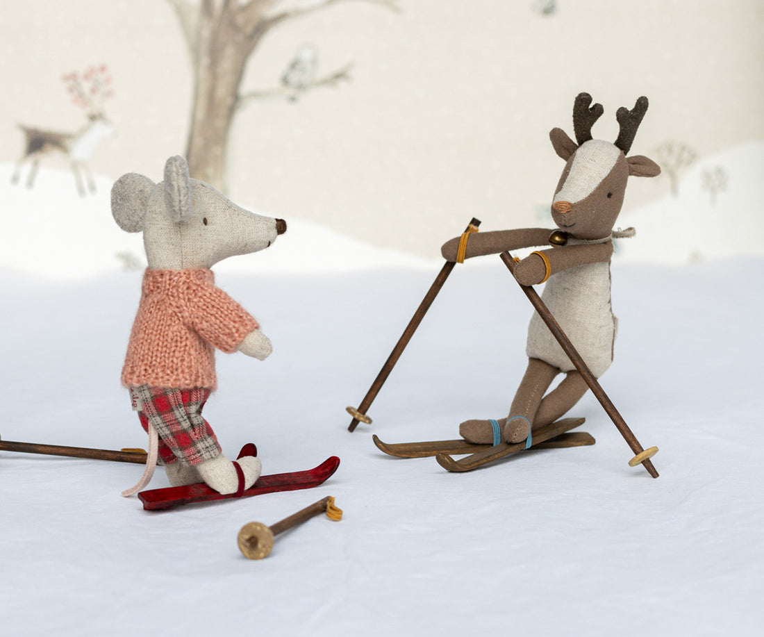 Wintermaus mit Ski. Große Schwester | Maleg