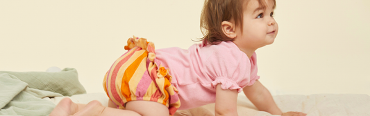 Bloomers. Babyshort. Mit Rüschen. Gestreift