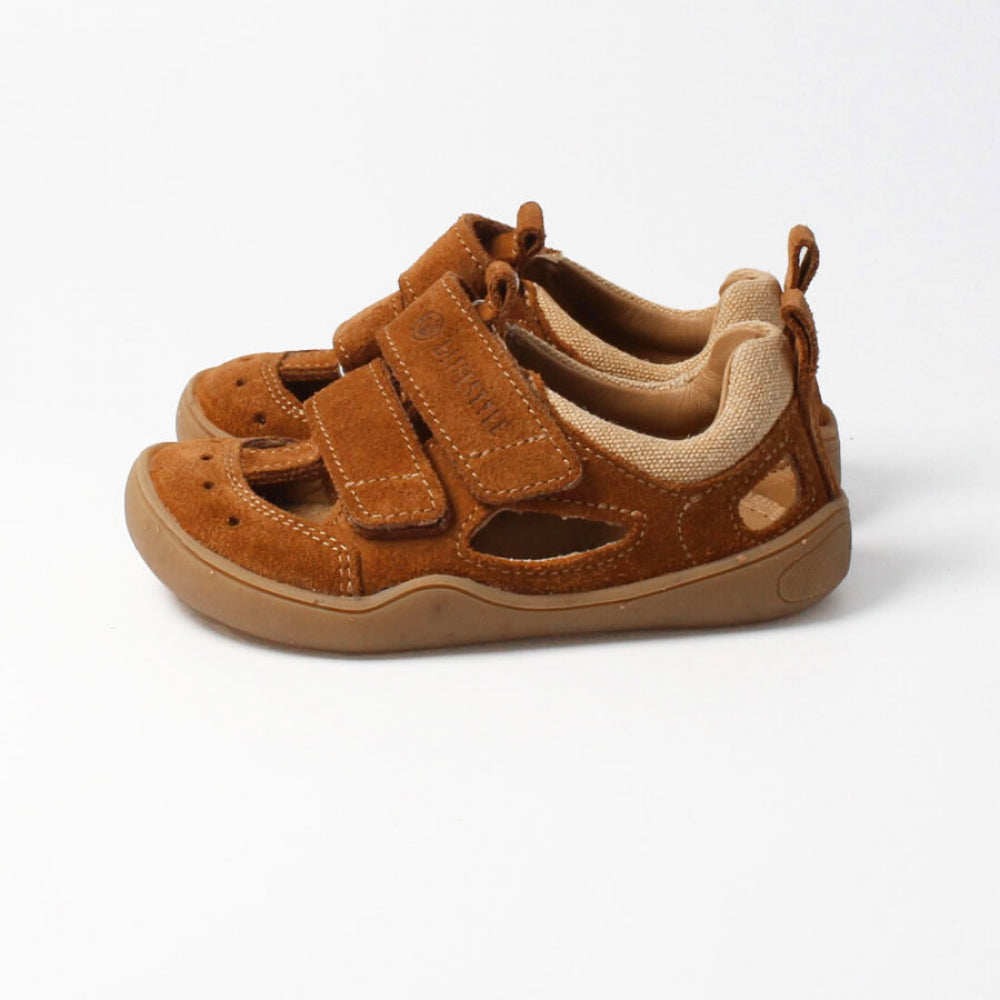 Kammmolch/SALAMANDRA Barfußsandale: Stil trifft Komfort & Sicherheit! Bio-Veloursleder, Haselnuss | bLIFESTYLE