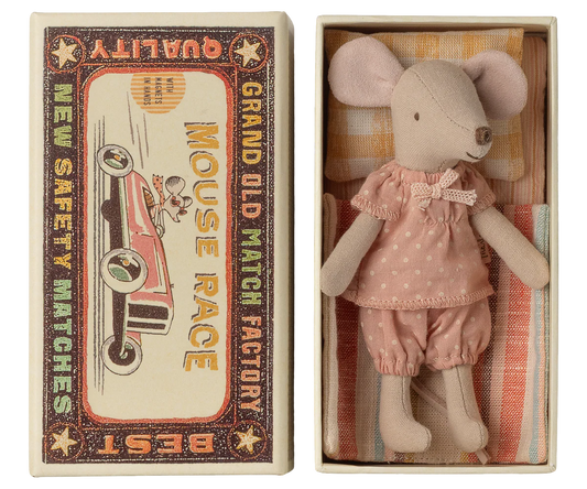 Maileg Große Schwester Maus (17-6200-00) mit Magnet-Händen, in Streichholzschachtel-1
