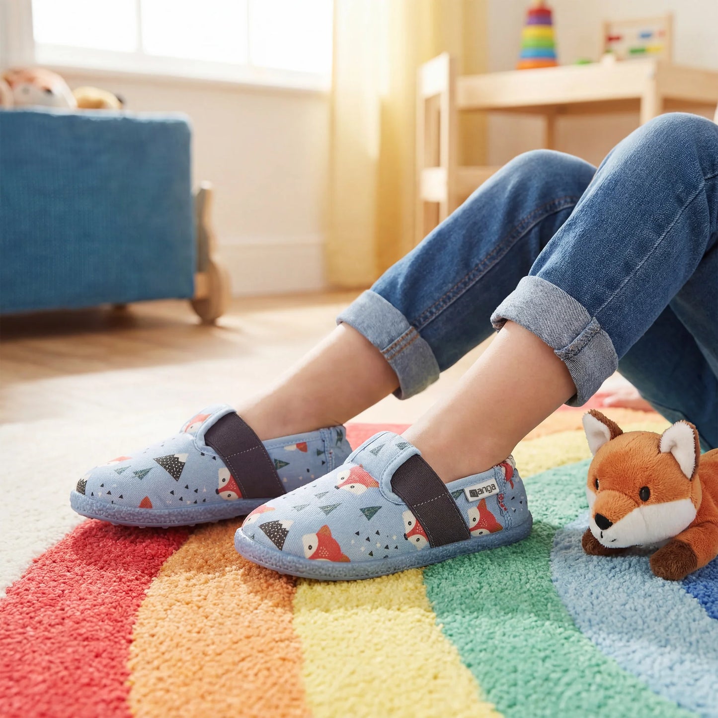 Nanga Füxlein Baumwoll Hausschuh mit elastischem Gummizug für leichtes Anziehen -Schuh am Modell