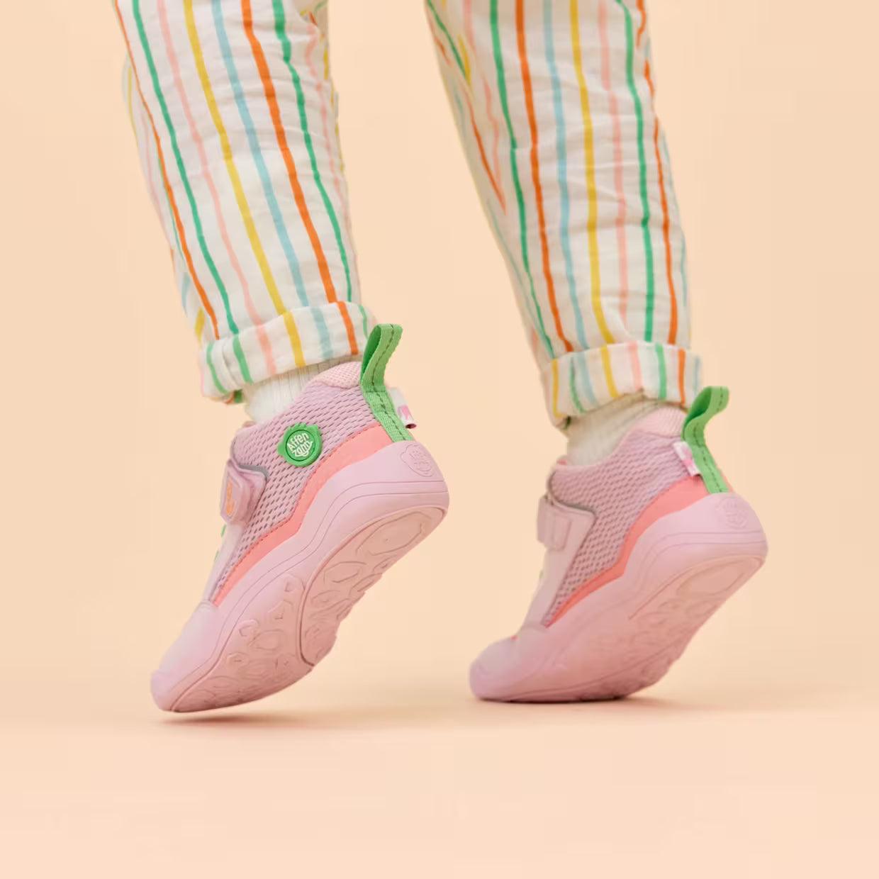 Affenzahn Veganer Barfuß-Halbschuh Cheerly Modell Hase, Fersenansicht am Kind