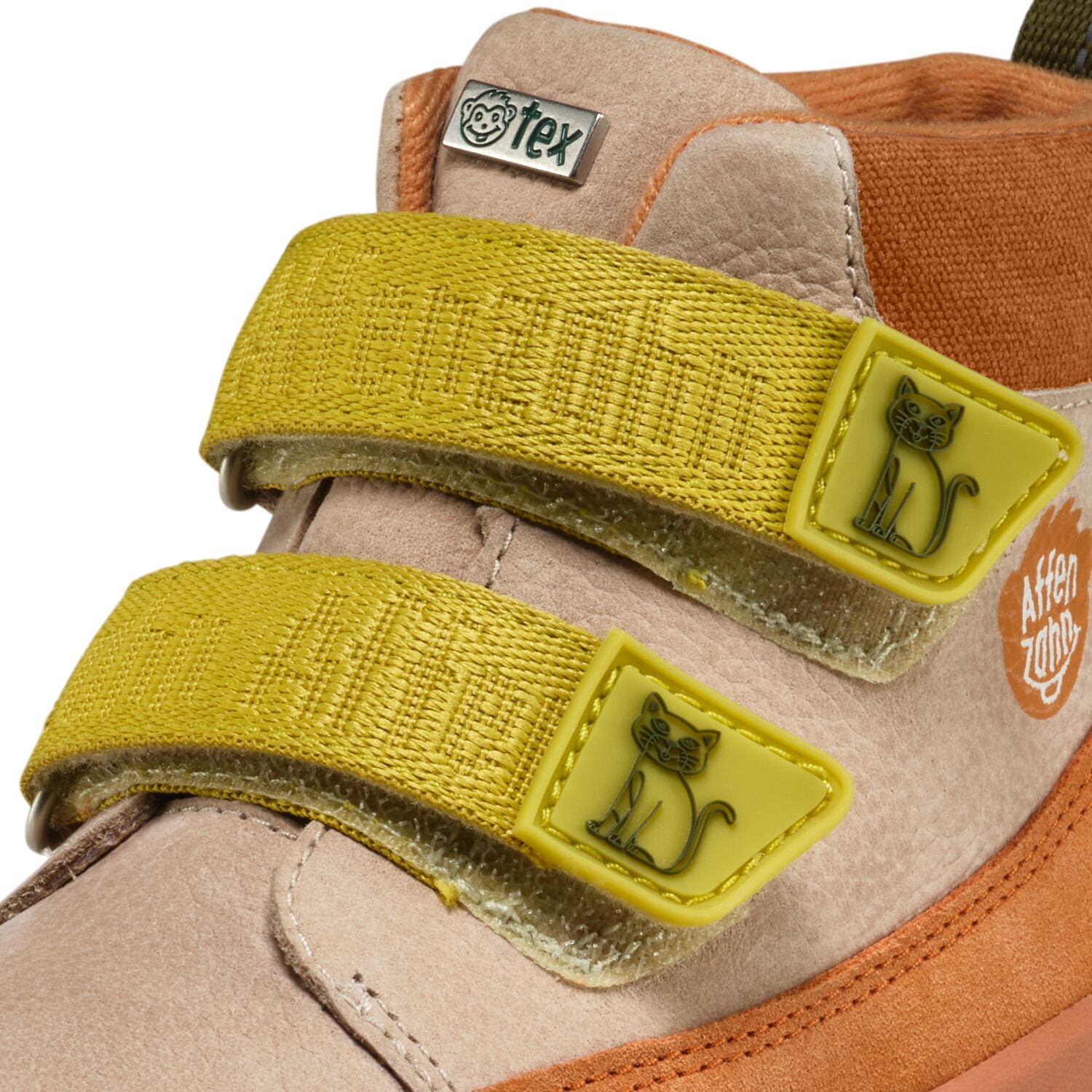 affenzahn-leder-friendy-barfussschuh-herbst-katze-nahaufnahme