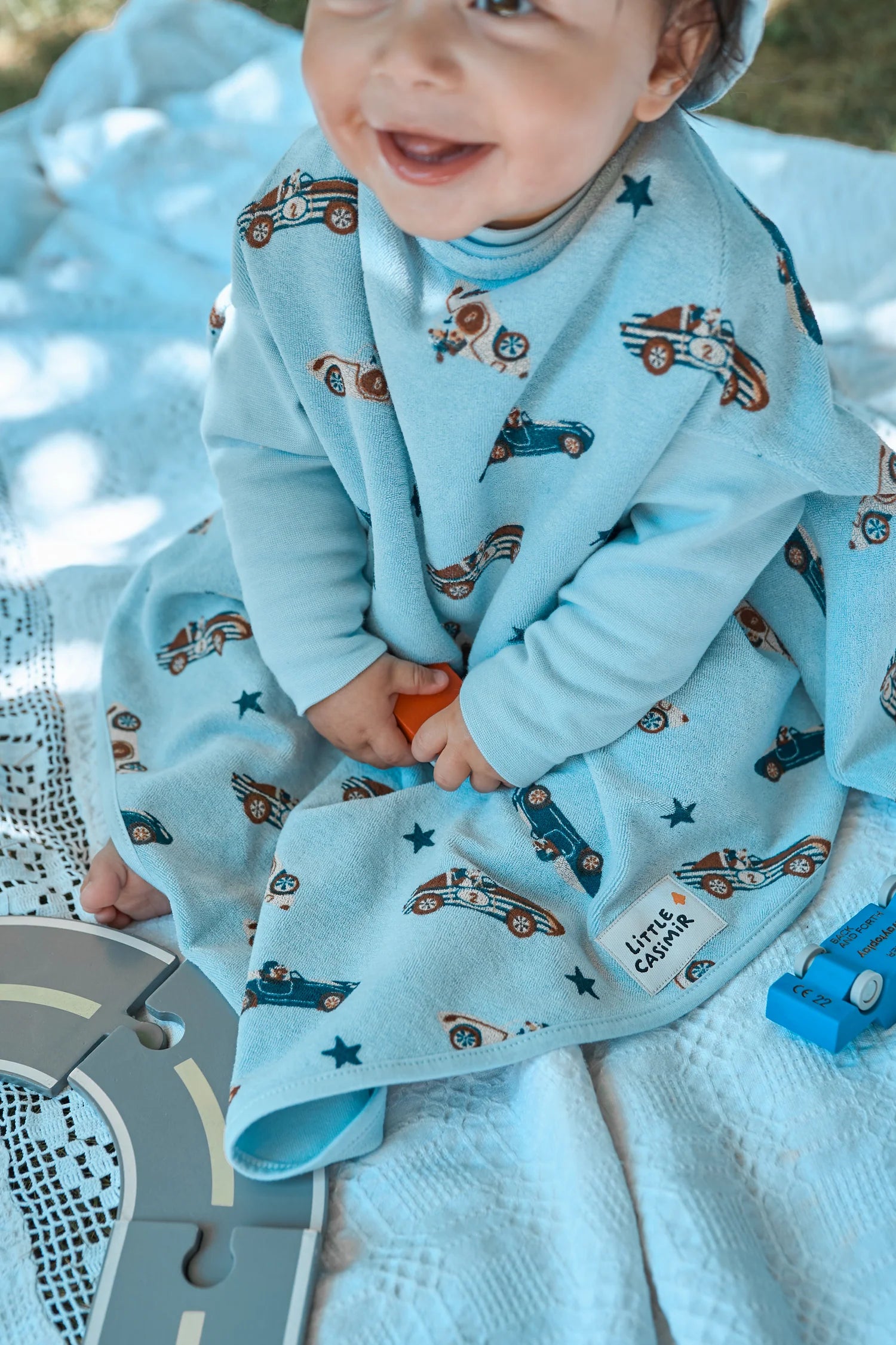 Lätzchen mit Ärmeln und wasserdichtem Brustbereich für Babys