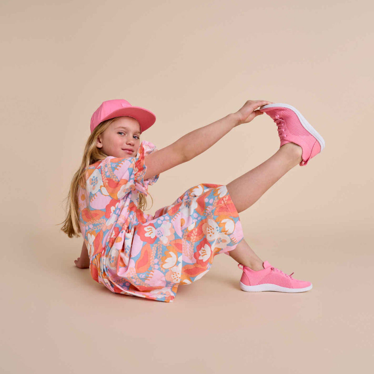 Reima Astelu Barfußschuhe in rosa, Werbefoto am Modell