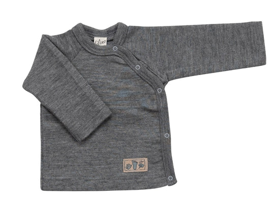 graue Wickeljacke mit Knopfeiste