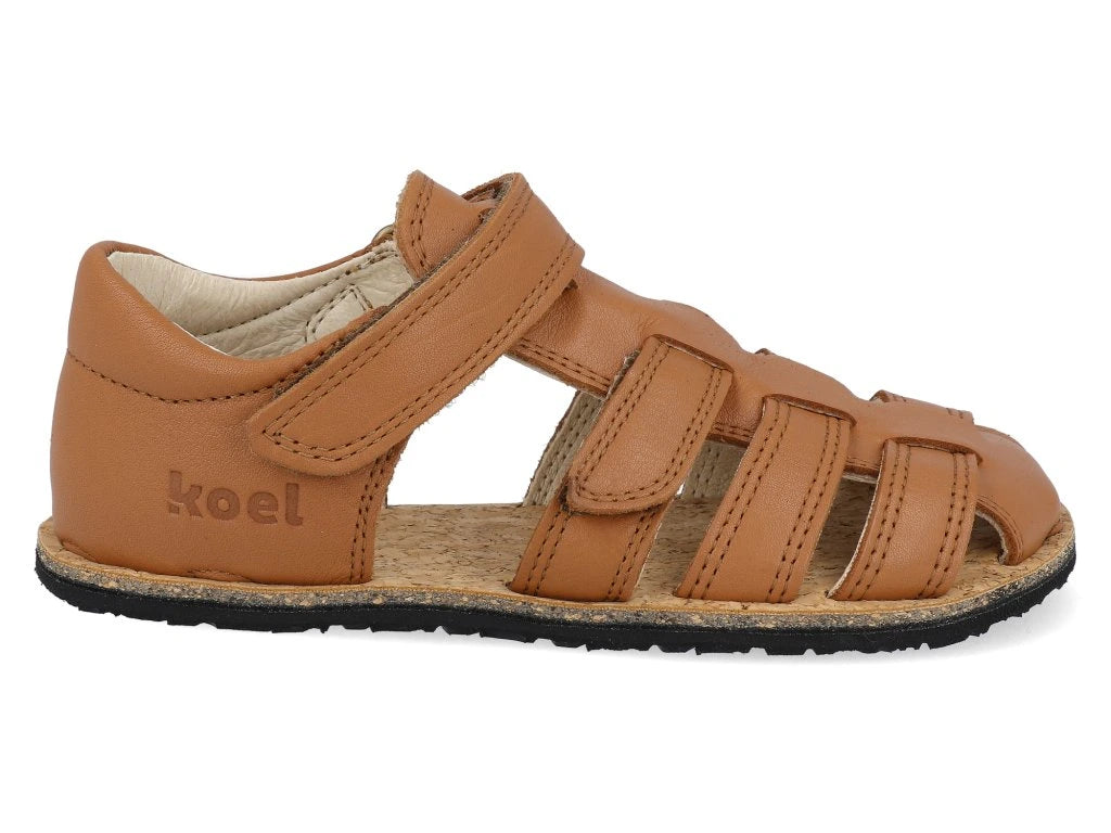Barfuß Kindersandale Arin von Koel in cognac Variante, Außen