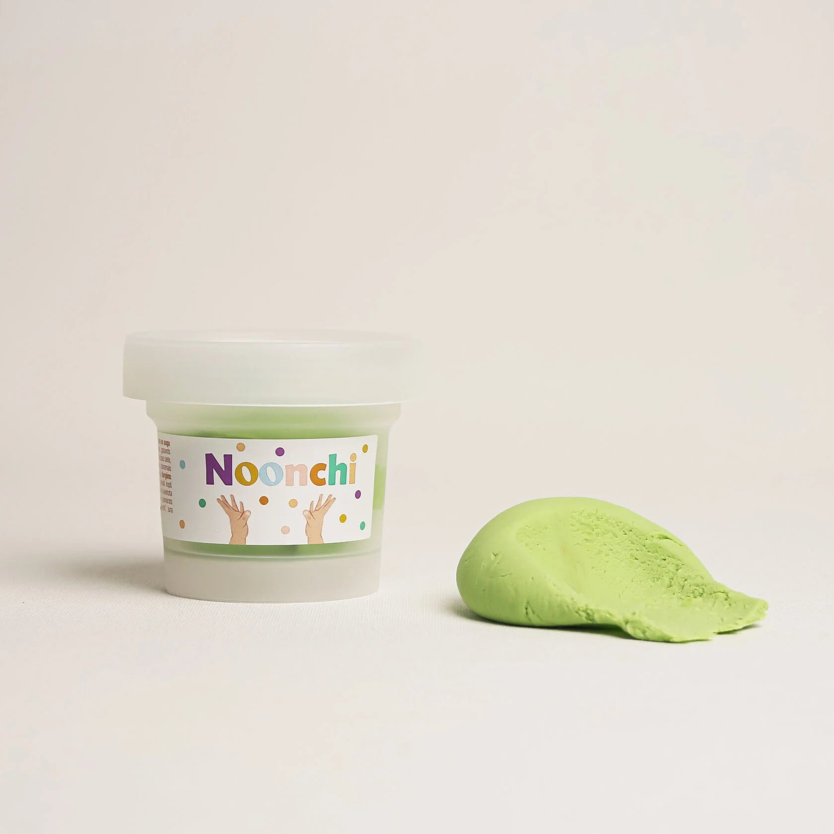 Noonchi Bio Knete in Farbe Elctric Mint
