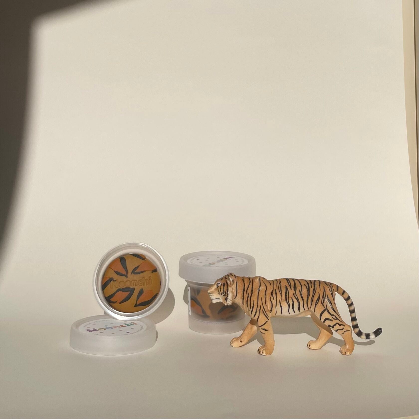 Noonchi Knete, Farbton Tiger,