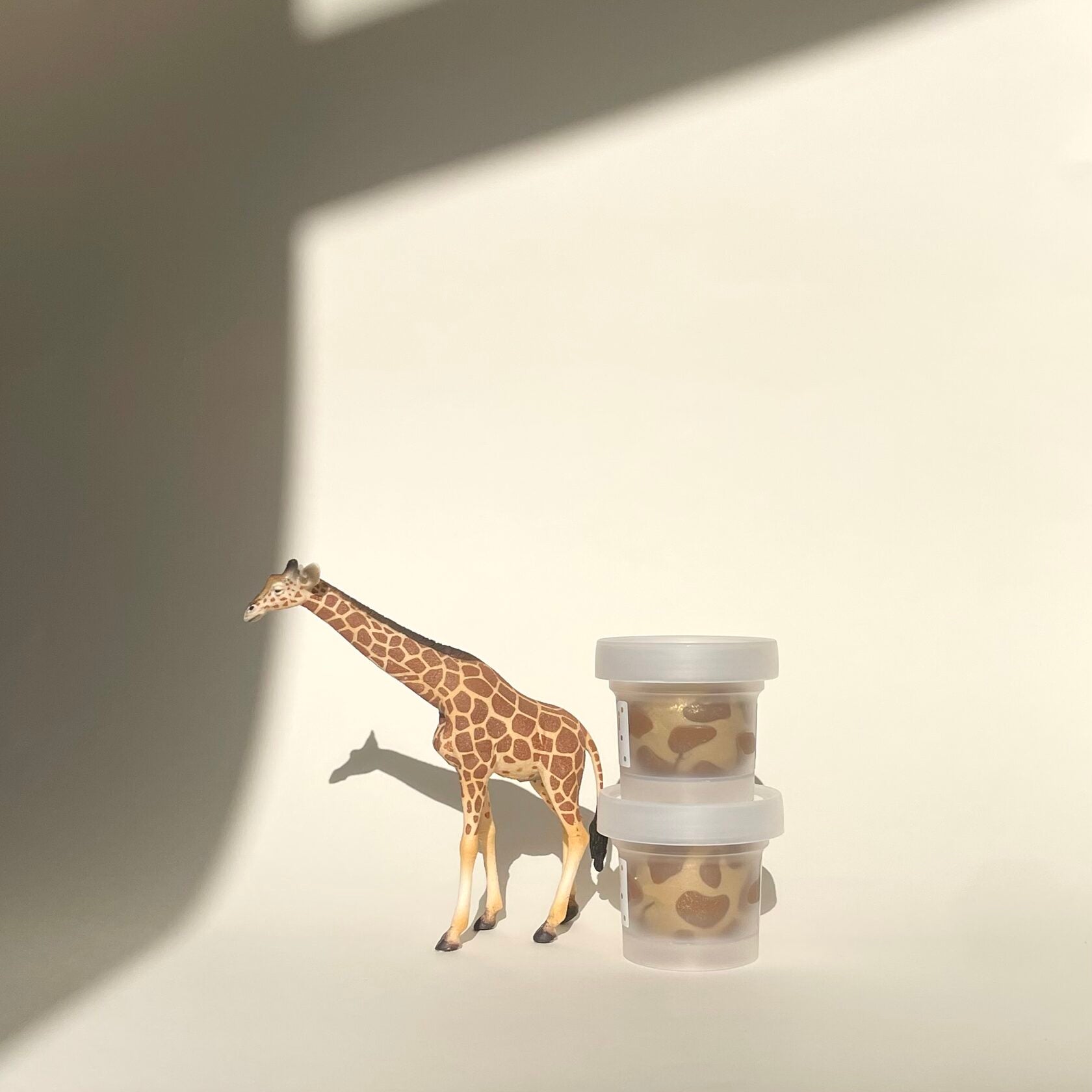 Suzy Zebra graue Knete mit umweltfreundlichem Glitzer Noonchi-1