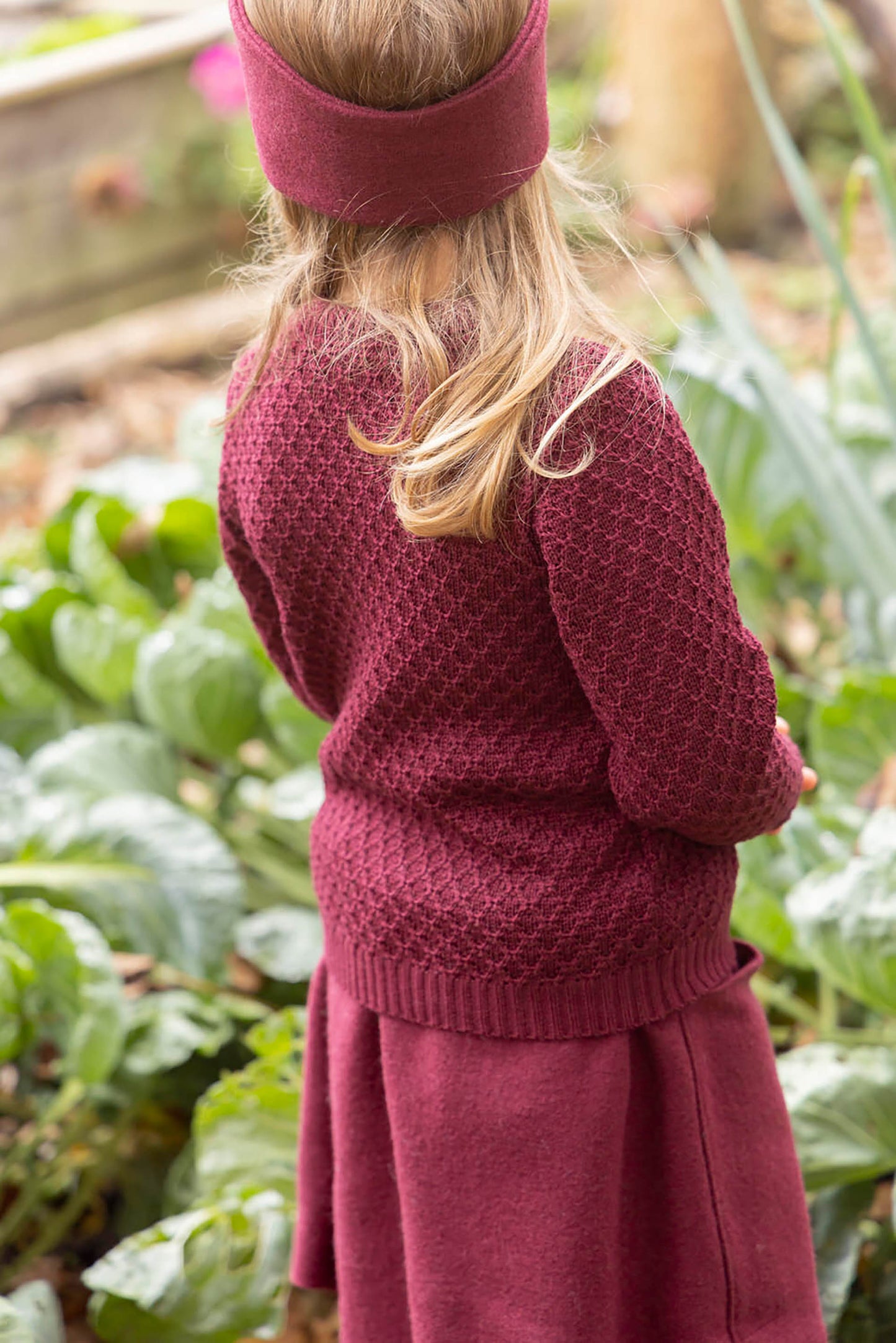 Pullover Aran aus Bio Wolle, cassis | disana