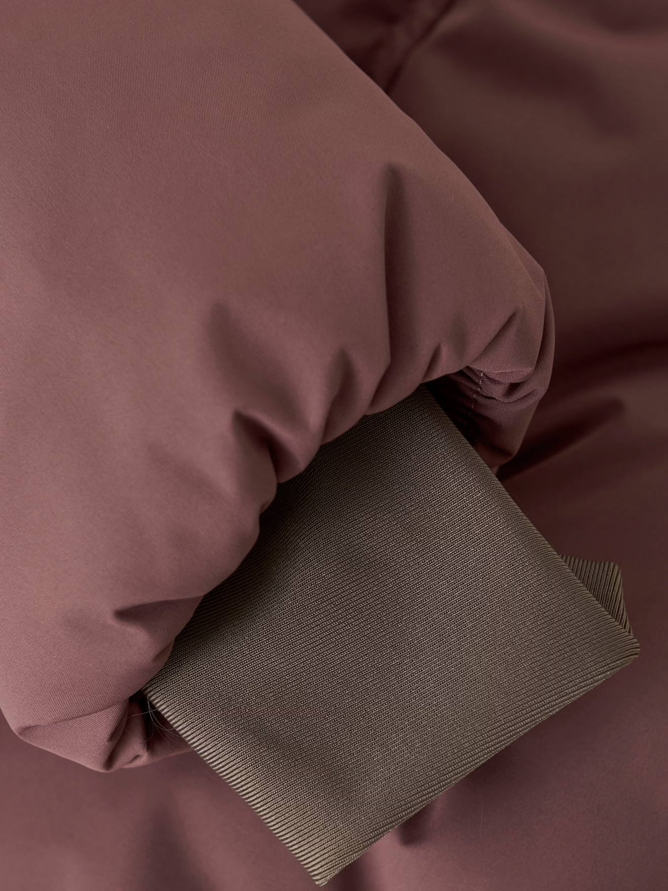 Steppjacke mit Stickerei. rosenholz | En Fant