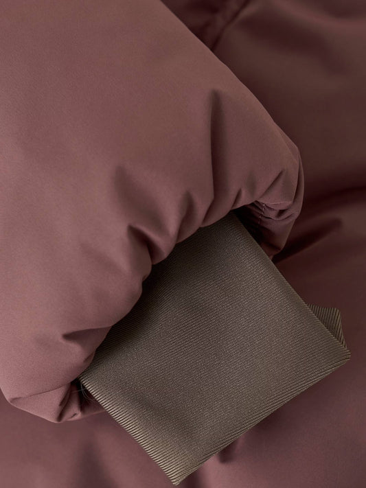 Steppjacke mit Stickerei. rosenholz | En Fant