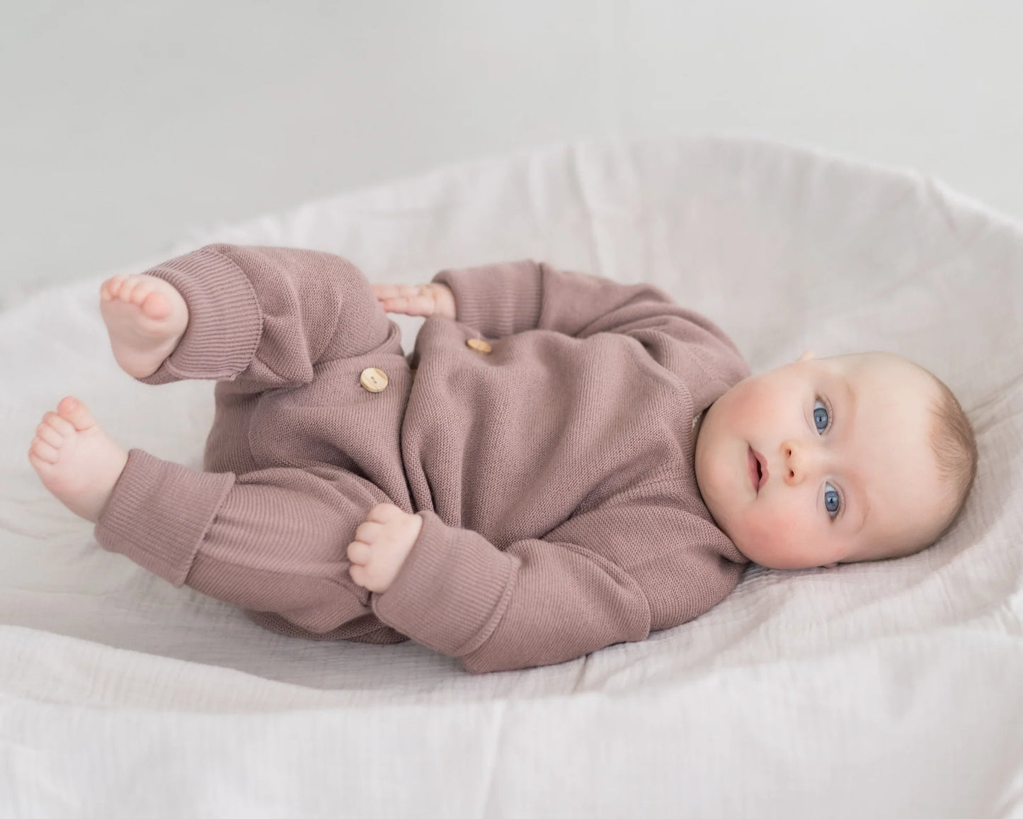 Feinstrick Overall mit Olivenholzknöpfen | HALFEN