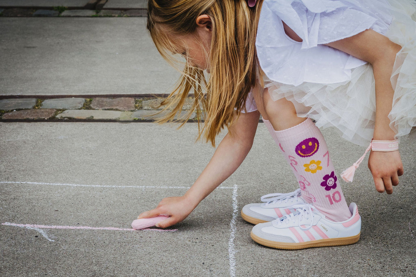 Schulkind Socken. Zahlen. rose. Biobaumwolle | LOONES