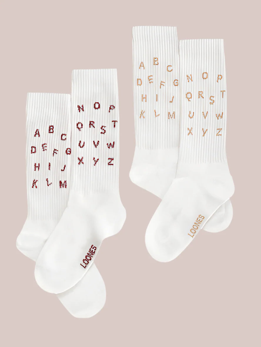 Schulkind Socken. Das ABC-Glitzer. Biobaumwolle | LOONES