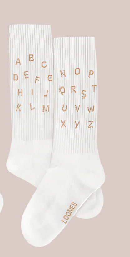 Schulkind Socken. Das ABC-Glitzer. Biobaumwolle | LOONES
