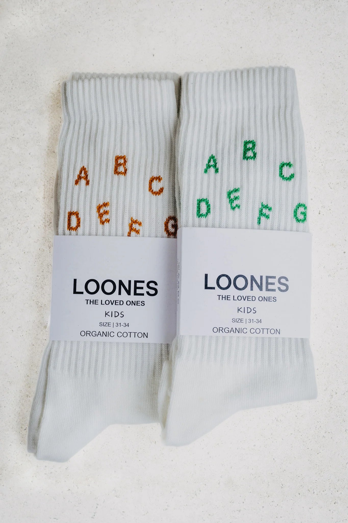 Schulkind Socken. Das ABC. Biobaumwolle | LOONES