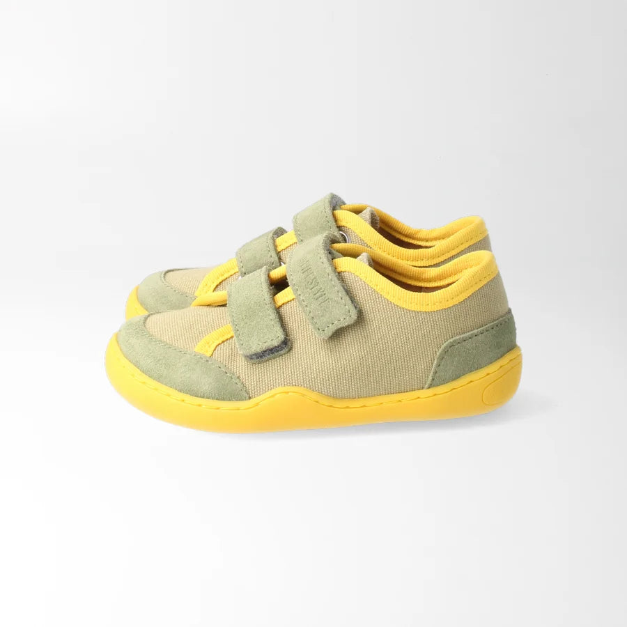 Der nasenaffeSTYLE Sneaker von Blifestyle in sattem Moosgrün - Seitenansicht
