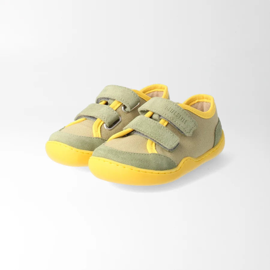 Der nasenaffeSTYLE Sneaker von Blifestyle in sattem Moosgrün - Profil vorne