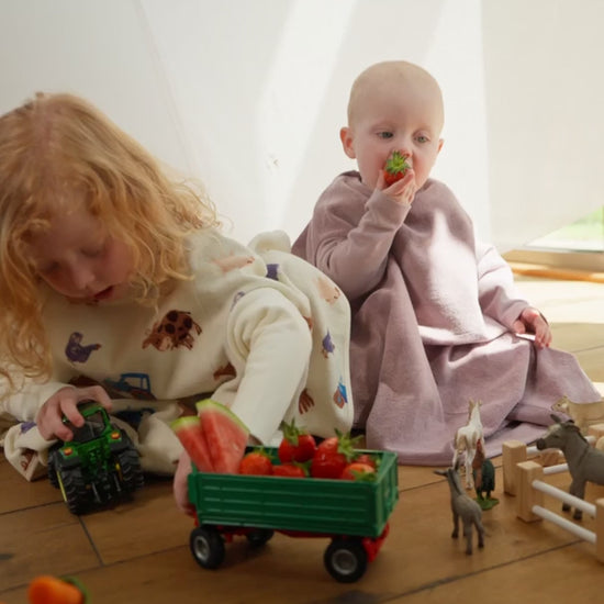 Mitwachsendes Kinder Ärmellätzchen Boo Farm Friends bei Dreikäsehoch- Video