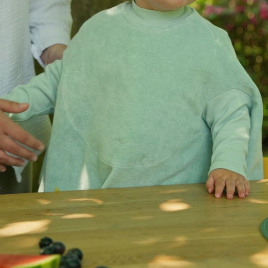 Mitwachsendes unifarbenes Kinder Ärmellätzchen Boo Matcha Milk bei Dreikäsehoch